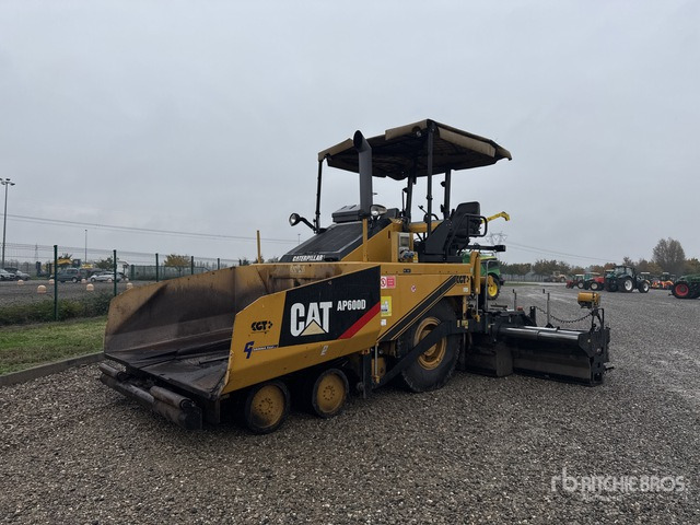 2010 Cat AP600D Wheel Asphalt Paver - Asphaltfertiger/ Straßenfertiger: das Bild 1 2010 Cat AP600D Wheel Asphalt Paver - Asphaltfertiger/ Straßenfertiger: das Bild 1