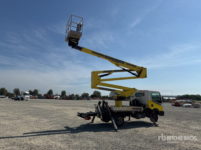 2011 Nissan Cabstar 2011 Socage DA320 20 m on Bucket Truck - LKW mit Arbeitsbühne: das Bild 3 2011 Nissan Cabstar 2011 Socage DA320 20 m on Bucket Truck - LKW mit Arbeitsbühne: das Bild 3