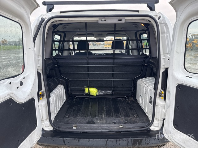 2011 Peugeot Bipper Van Truck - Koffer LKW: das Bild 4 2011 Peugeot Bipper Van Truck - Koffer LKW: das Bild 4