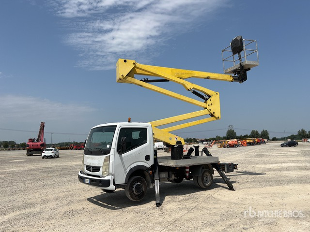 2011 Renault Maxity 2011 Socage DA320 20 m on Bucket Truck - LKW mit Arbeitsbühne: das Bild 1 2011 Renault Maxity 2011 Socage DA320 20 m on Bucket Truck - LKW mit Arbeitsbühne: das Bild 1