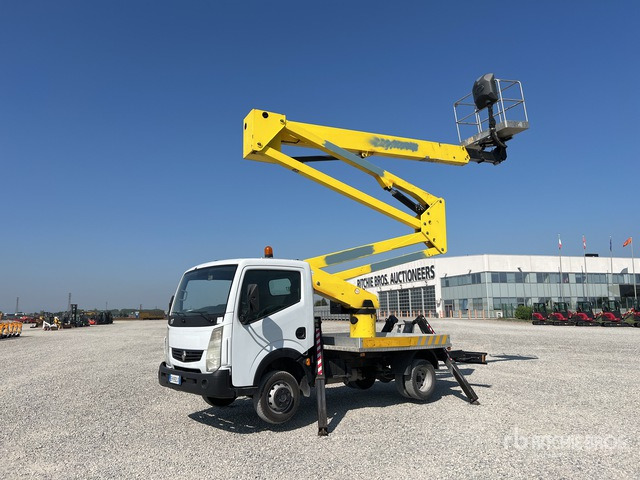 2011 Renault Maxity 2011 Socage DA324 24 m on Bucket Truck - LKW mit Arbeitsbühne: das Bild 1 2011 Renault Maxity 2011 Socage DA324 24 m on Bucket Truck - LKW mit Arbeitsbühne: das Bild 1
