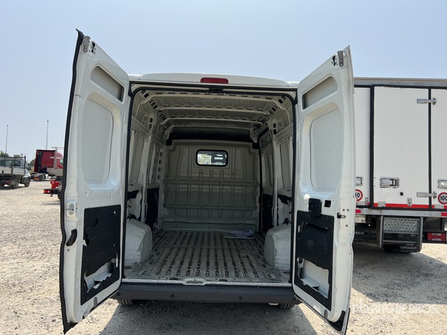 2017 Peugeot Boxer 333 L2H2 2.0 BLUEHDI 130CV Van Truck - Kleintransporter: das Bild 4 2017 Peugeot Boxer 333 L2H2 2.0 BLUEHDI 130CV Van Truck - Kleintransporter: das Bild 4