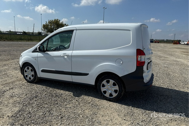 2018 Ford Transit Courier Van Truck - Kastenwagen: das Bild 2 2018 Ford Transit Courier Van Truck - Kastenwagen: das Bild 2