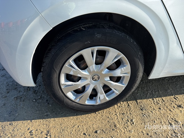 2018 Peugeot 208 BERLINA VAN ACTIVE BLUEHDI Van Truck - Koffer LKW: das Bild 5 2018 Peugeot 208 BERLINA VAN ACTIVE BLUEHDI Van Truck - Koffer LKW: das Bild 5