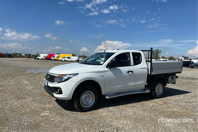2020 Fiat Fullback 4x4 Extended Cab 2.4 154CV SX 4X4 Flatbed Truck - Pritsche Transporter: das Bild 3 2020 Fiat Fullback 4x4 Extended Cab 2.4 154CV SX 4X4 Flatbed Truck - Pritsche Transporter: das Bild 3
