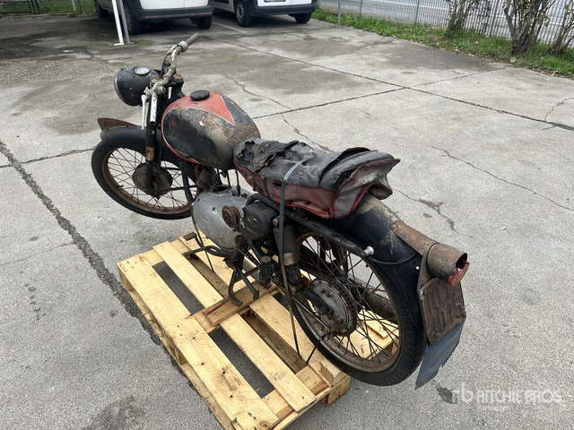 GILERA 150 Sport Classic Bike - Motorrad: das Bild 2 GILERA 150 Sport Classic Bike - Motorrad: das Bild 2