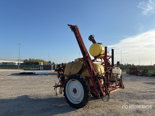 Hardy Pull-Type Sprayer - Anhängespritze: das Bild 2 Hardy Pull-Type Sprayer - Anhängespritze: das Bild 2