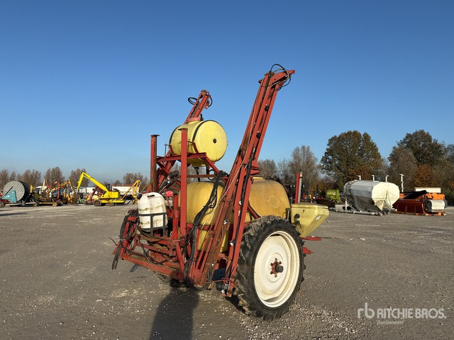 Hardy Pull-Type Sprayer - Anhängespritze: das Bild 3 Hardy Pull-Type Sprayer - Anhängespritze: das Bild 3