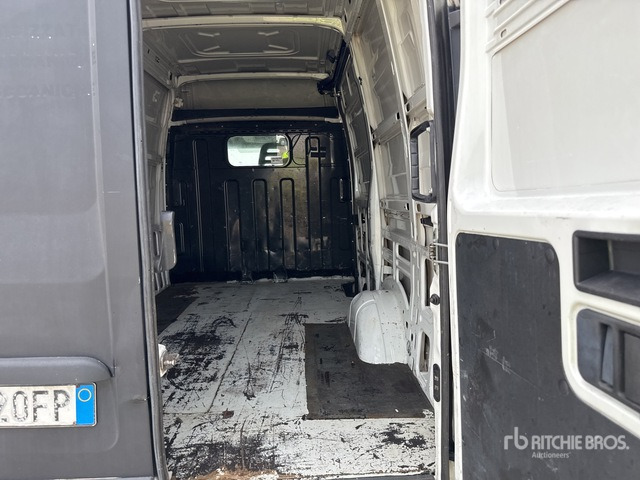 Iveco Daily 29L12 Autocarro furgonato - Kastenwagen: das Bild 4 Iveco Daily 29L12 Autocarro furgonato - Kastenwagen: das Bild 4