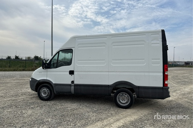 Iveco Daily 29L12 Autocarro furgonato - Kastenwagen: das Bild 2 Iveco Daily 29L12 Autocarro furgonato - Kastenwagen: das Bild 2