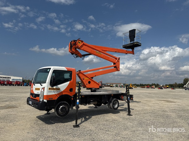 Nissan Cabstar 35.12 Piattaforma autocarrata - LKW mit Arbeitsbühne: das Bild 2 Nissan Cabstar 35.12 Piattaforma autocarrata - LKW mit Arbeitsbühne: das Bild 2