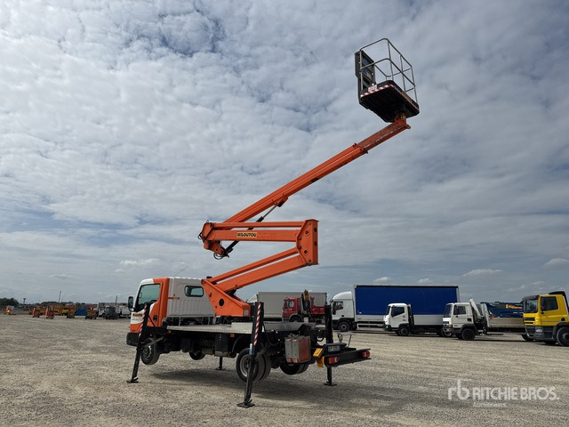 Nissan Cabstar 35.12 Piattaforma autocarrata - LKW mit Arbeitsbühne: das Bild 4 Nissan Cabstar 35.12 Piattaforma autocarrata - LKW mit Arbeitsbühne: das Bild 4