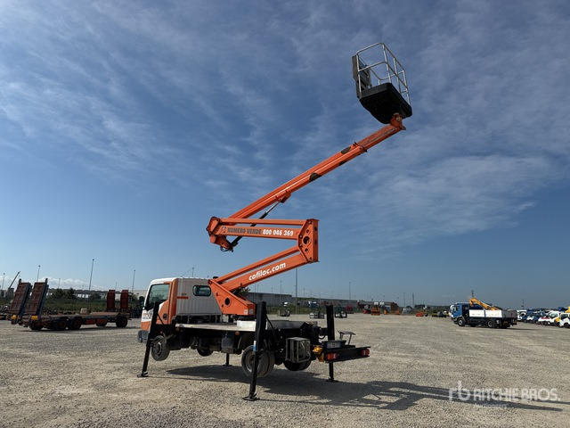Nissan Cabstar Piattaforma autocarrata - LKW mit Arbeitsbühne: das Bild 3 Nissan Cabstar Piattaforma autocarrata - LKW mit Arbeitsbühne: das Bild 3
