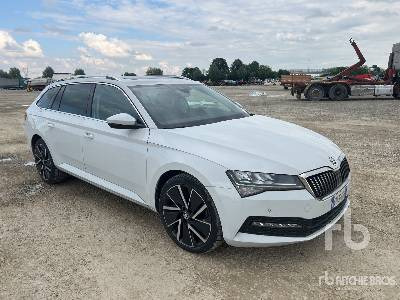 SKODA SUPERB WAGON 2.0 TDI EVO 150CV EXECUTIVE - PKW: das Bild 4 SKODA SUPERB WAGON 2.0 TDI EVO 150CV EXECUTIVE - PKW: das Bild 4