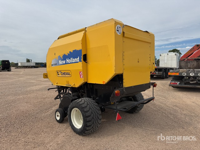 2011 New Holland BR7060 Presse A Balles Rondes Round Baler - Rundballenpresse: das Bild 3 2011 New Holland BR7060 Presse A Balles Rondes Round Baler - Rundballenpresse: das Bild 3
