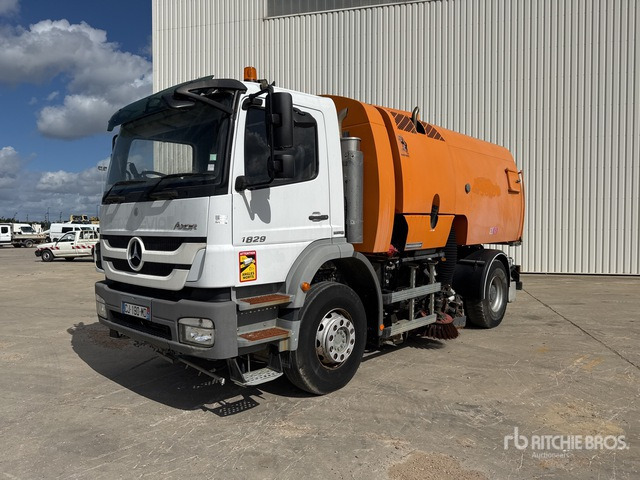 2012 Mercedes-Benz AXOR 1829 Eurovoirie on Balayeuse Sweeper Truck - Kehrmaschine: das Bild 2 2012 Mercedes-Benz AXOR 1829 Eurovoirie on Balayeuse Sweeper Truck - Kehrmaschine: das Bild 2