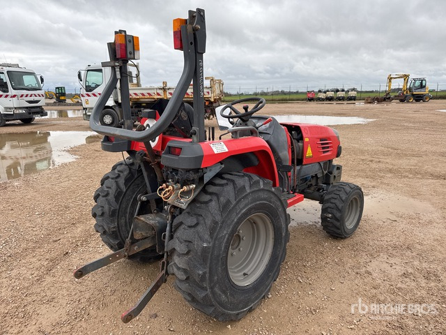 2015 Kubota STV36R 4WD Tracteur Utilitaire (Inoper ... Utility Tractor - Kleintraktor: das Bild 3 2015 Kubota STV36R 4WD Tracteur Utilitaire (Inoper ... Utility Tractor - Kleintraktor: das Bild 3