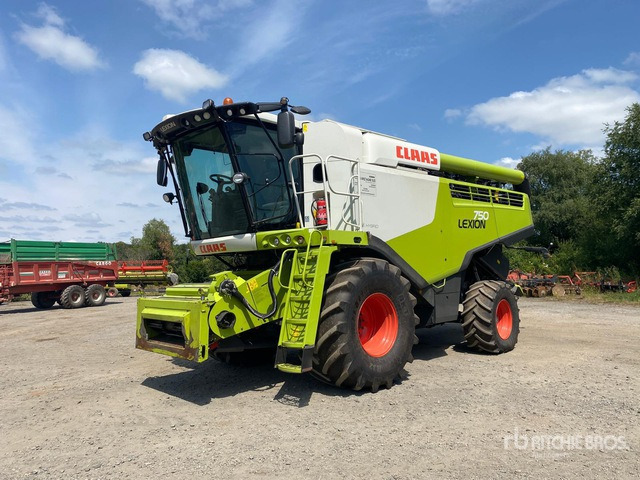 2018 Claas Lexion 750 with header and header trailer Combine Harvester - Schlegelmäher/ Mulcher: das Bild 1 2018 Claas Lexion 750 with header and header trailer Combine Harvester - Schlegelmäher/ Mulcher: das Bild 1