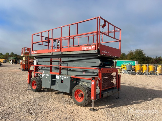 2018 Skyjack SJ9250 RT 4x4 Nacelle Ciseaux Scissor Lift - Scherenbühne: das Bild 4 2018 Skyjack SJ9250 RT 4x4 Nacelle Ciseaux Scissor Lift - Scherenbühne: das Bild 4