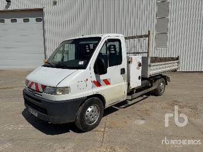 PEUGEOT BOXER 4x2 - Kipper: das Bild 1 PEUGEOT BOXER 4x2 - Kipper: das Bild 1