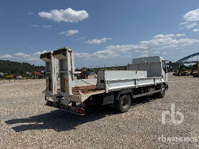 RENAULT MIDLUM 210 4x2 Camion Plateau - Pritsche LKW: das Bild 3 RENAULT MIDLUM 210 4x2 Camion Plateau - Pritsche LKW: das Bild 3