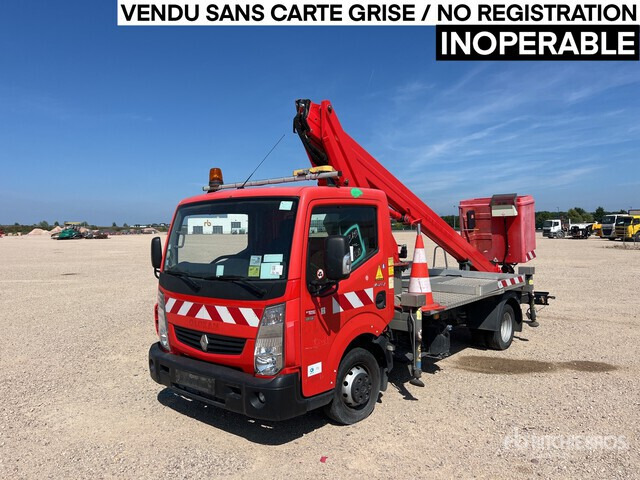 Renault Maxity DTI 130 Camion ? godets - LKW mit Arbeitsbühne: das Bild 1 Renault Maxity DTI 130 Camion ? godets - LKW mit Arbeitsbühne: das Bild 1