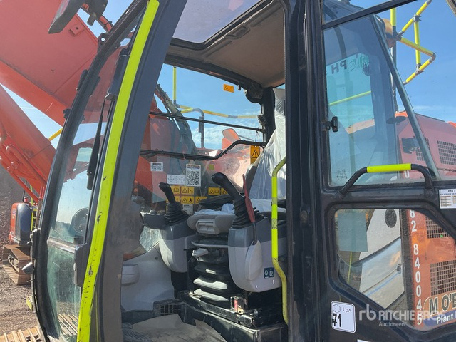 Kettenbagger 2018 Hitachi ZX225USLC-6 Tracked Excavator: das Bild 6