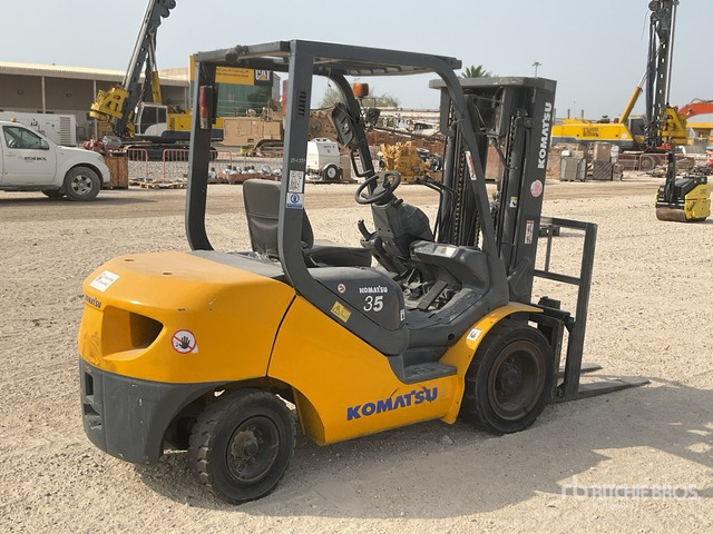 Komatsu FD30T-17 - Dieselstapler: das Bild 3 Komatsu FD30T-17 - Dieselstapler: das Bild 3