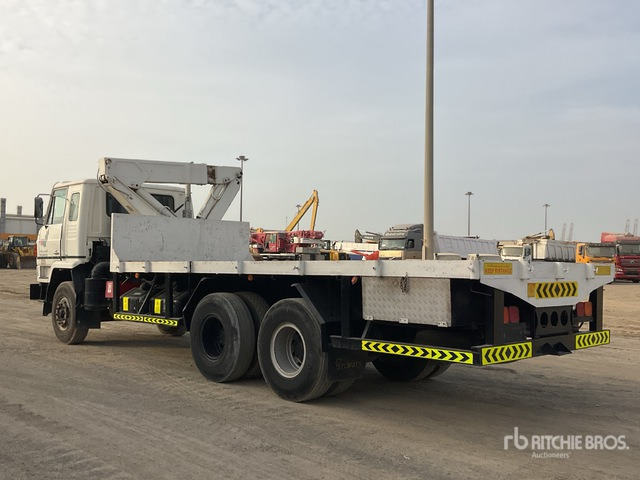 Nissan TF20 - Pritsche LKW, Autokran: das Bild 3 Nissan TF20 - Pritsche LKW, Autokran: das Bild 3