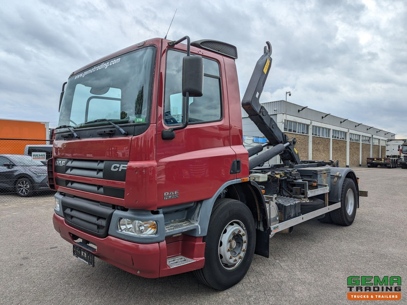 DAF CF75.250 4x2 Dagcab Euro3 - Handgeschakeld - Haakarm 16T - Bladgeveerd - Abrollkipper: das Bild 1 DAF CF75.250 4x2 Dagcab Euro3 - Handgeschakeld - Haakarm 16T - Bladgeveerd - Abrollkipper: das Bild 1