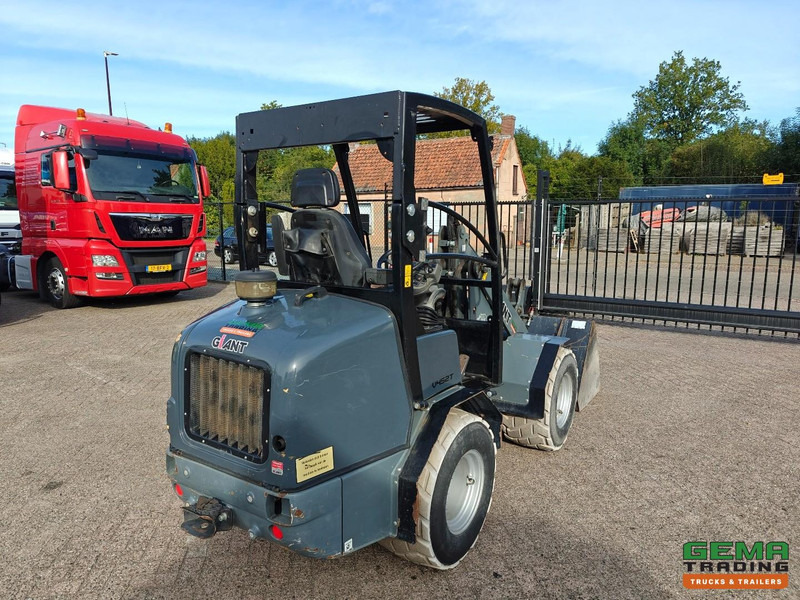 Giant V452T 3585 uren - Wiellader - Landbouw Kenteken - Vangmuil - Grondbak - Non-Marking Banden - Deltalader: das Bild 3 Giant V452T 3585 uren - Wiellader - Landbouw Kenteken - Vangmuil - Grondbak - Non-Marking Banden - Deltalader: das Bild 3