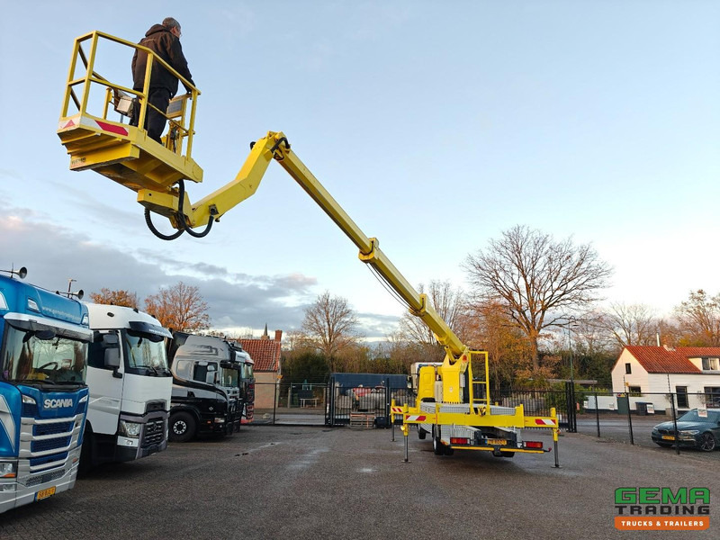 DAF LF 180 FA 4x2 Dagcab Euro6A - T225 Ruthman - Hoogwerker- 101.534km - 04/2026 APK - LKW: das Bild 3 DAF LF 180 FA 4x2 Dagcab Euro6A - T225 Ruthman - Hoogwerker- 101.534km - 04/2026 APK - LKW: das Bild 3