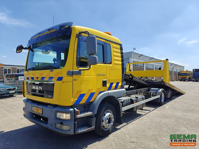 MAN TGM 12.250 4X2 BL DubbelCab 6 Pers. - Falkom FAS6000 + FAL2000 + Dubbele Lier 3600KG - Afstandsbediening - 10/2025 APK - Abschleppwagen: das Bild 1 MAN TGM 12.250 4X2 BL DubbelCab 6 Pers. - Falkom FAS6000 + FAL2000 + Dubbele Lier 3600KG - Afstandsbediening - 10/2025 APK - Abschleppwagen: das Bild 1