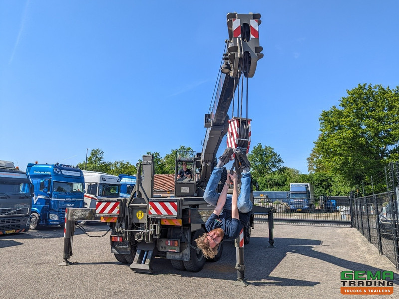 Abschleppwagen OAF 32.281 6x6 - WSK - Palfinger PK30000T - Naafreductie - 2 Lieren - 59.000KM - Nieuwstaat: das Bild 6