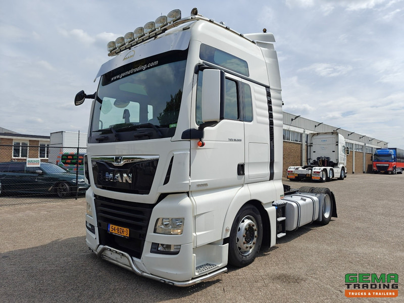 MAN TGX 18.500 4x2 XXL Euro6C - MEGA - Retarder - HefSchotel - Dubbele Tanks - Navi - SMARTtachoV2 - 12/2025 APK - Sattelzugmaschine: das Bild 1 MAN TGX 18.500 4x2 XXL Euro6C - MEGA - Retarder - HefSchotel - Dubbele Tanks - Navi - SMARTtachoV2 - 12/2025 APK - Sattelzugmaschine: das Bild 1