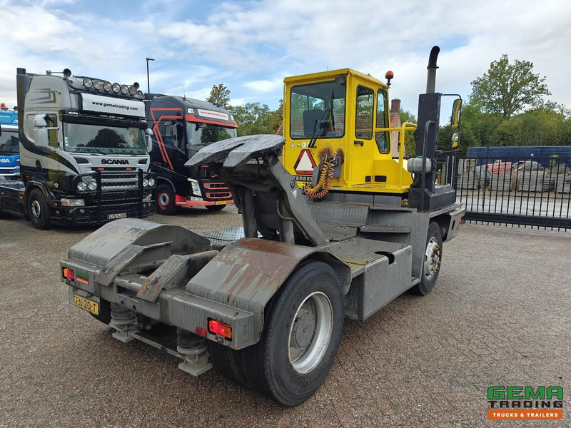 Terberg YT180 Schotel 25T - Naafreductie - Cummins - Landbouw Kenteken 40km/h - Terminaltraktor: das Bild 3 Terberg YT180 Schotel 25T - Naafreductie - Cummins - Landbouw Kenteken 40km/h - Terminaltraktor: das Bild 3