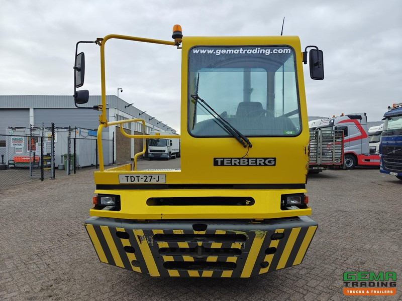 Terberg YT182 Allison - Schotel 30T - Naafreductie - Cummins - Landbouw Kenteken 40km/h - Terminaltraktor: das Bild 5 Terberg YT182 Allison - Schotel 30T - Naafreductie - Cummins - Landbouw Kenteken 40km/h - Terminaltraktor: das Bild 5