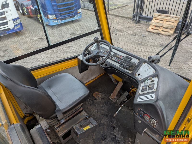 Terberg YT222 Allison - Schotel 30T - Landbouw kenteken - Terminaltraktor: das Bild 5 Terberg YT222 Allison - Schotel 30T - Landbouw kenteken - Terminaltraktor: das Bild 5