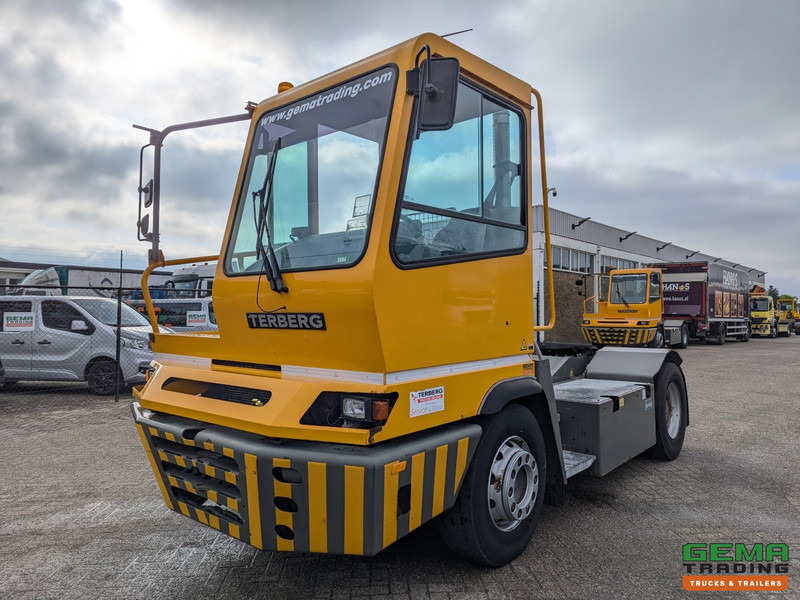 Terberg YT222 Allison - Schotel 30T - Landbouw kenteken - Terminaltraktor: das Bild 1 Terberg YT222 Allison - Schotel 30T - Landbouw kenteken - Terminaltraktor: das Bild 1