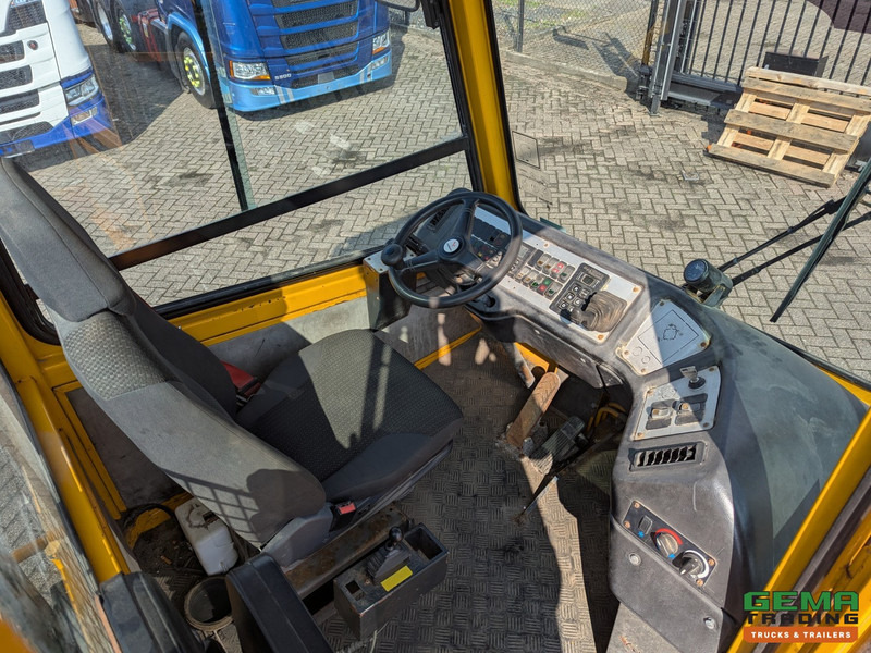 Terberg YT222 Allison - Schotel 30T - Landbouw kenteken - Uren 26725 - Terminaltraktor: das Bild 5 Terberg YT222 Allison - Schotel 30T - Landbouw kenteken - Uren 26725 - Terminaltraktor: das Bild 5