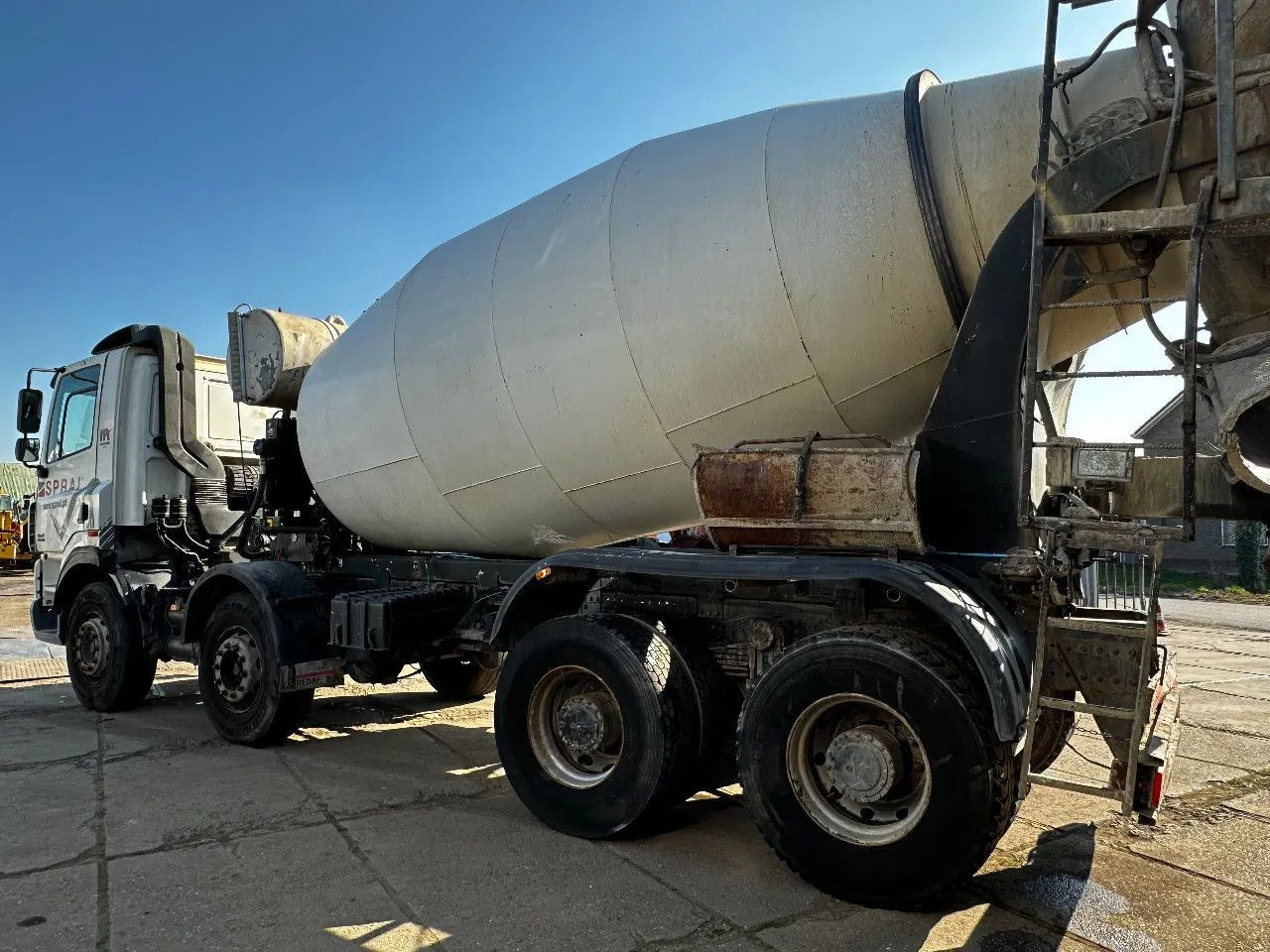 DAF CF 85.430 8X4 9m3 Mixer Spring/Spring ZF Manual - Fahrmischer: das Bild 3 DAF CF 85.430 8X4 9m3 Mixer Spring/Spring ZF Manual - Fahrmischer: das Bild 3