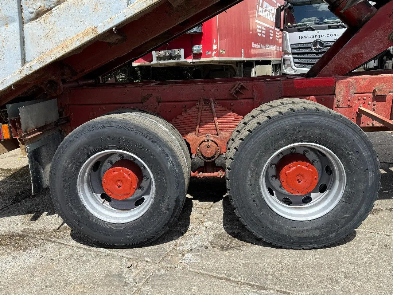 Iveco Eurotrakker 380 E34 6X4 Tipper Spring/Spring Eur - Kipper: das Bild 5 Iveco Eurotrakker 380 E34 6X4 Tipper Spring/Spring Eur - Kipper: das Bild 5