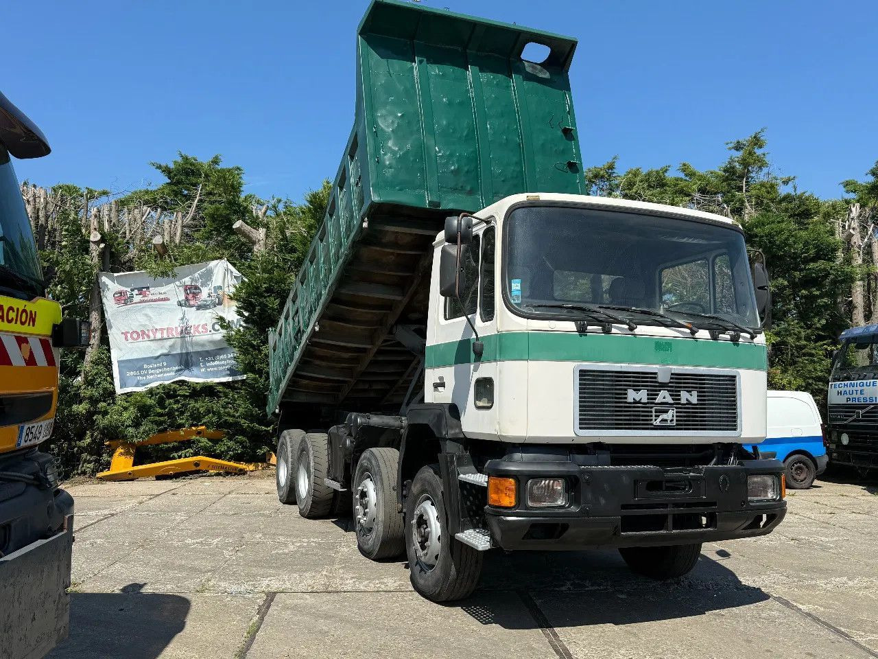 MAN 35.372 8X4 Tipper Spring/Spring ZF Manual Gear E - Kipper: das Bild 1 MAN 35.372 8X4 Tipper Spring/Spring ZF Manual Gear E - Kipper: das Bild 1