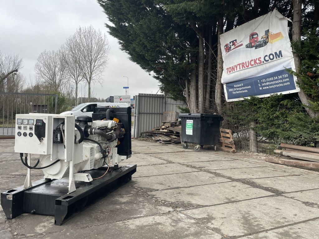 Perkins 100 KVA Generator 3 Phase Perkins 100 KVA Generator 3 Phase - Stromgenerator: das Bild 2 Perkins 100 KVA Generator 3 Phase Perkins 100 KVA Generator 3 Phase - Stromgenerator: das Bild 2