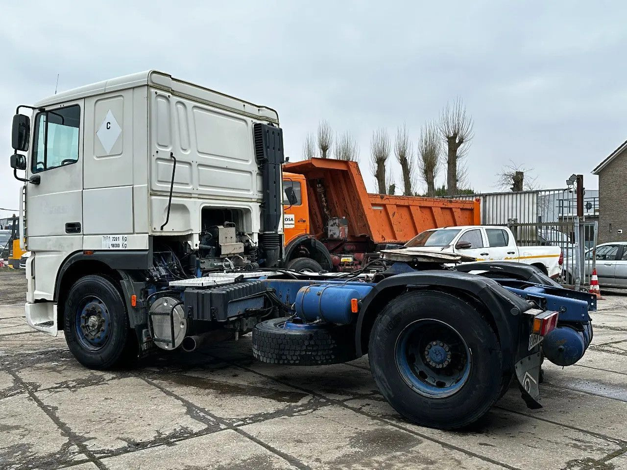 DAF XF 95.380 4X2 Tractor-unit Spring/Air ZF Manual DAF XF 95.380 4X2 Tractor-unit Spring/Air ZF Manual - Sattelzugmaschine: das Bild 3 DAF XF 95.380 4X2 Tractor-unit Spring/Air ZF Manual DAF XF 95.380 4X2 Tractor-unit Spring/Air ZF Manual - Sattelzugmaschine: das Bild 3