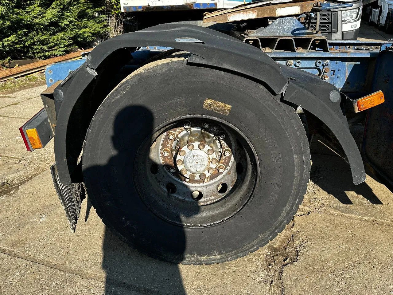 DAF XF 95.380 4X2 Tractor-unit Spring/Air ZF Manual DAF XF 95.380 4X2 Tractor-unit Spring/Air ZF Manual - Sattelzugmaschine: das Bild 5 DAF XF 95.380 4X2 Tractor-unit Spring/Air ZF Manual DAF XF 95.380 4X2 Tractor-unit Spring/Air ZF Manual - Sattelzugmaschine: das Bild 5