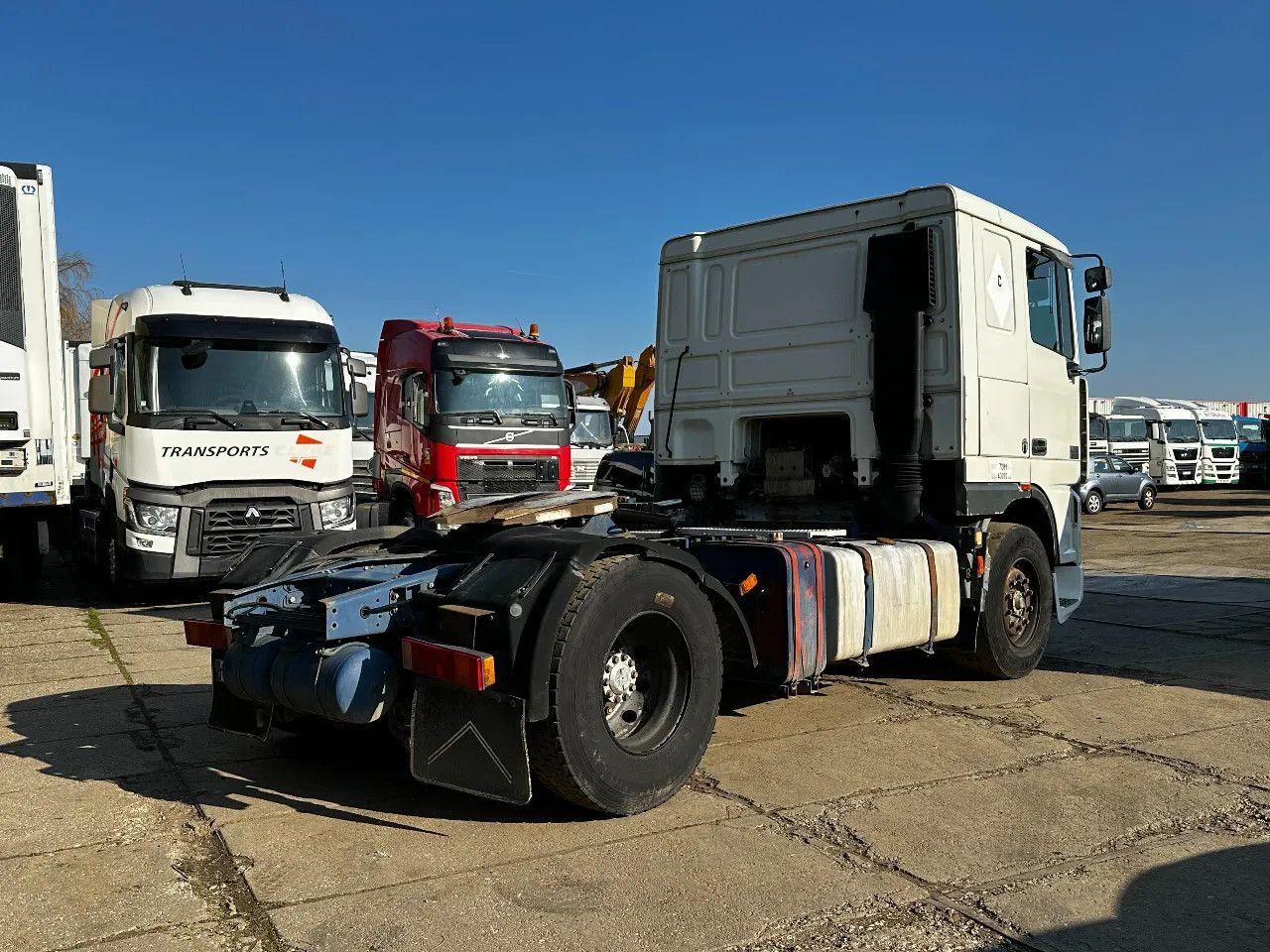 DAF XF 95.380 4X2 Tractor-unit Spring/Air ZF Manual DAF XF 95.380 4X2 Tractor-unit Spring/Air ZF Manual - Sattelzugmaschine: das Bild 4 DAF XF 95.380 4X2 Tractor-unit Spring/Air ZF Manual DAF XF 95.380 4X2 Tractor-unit Spring/Air ZF Manual - Sattelzugmaschine: das Bild 4