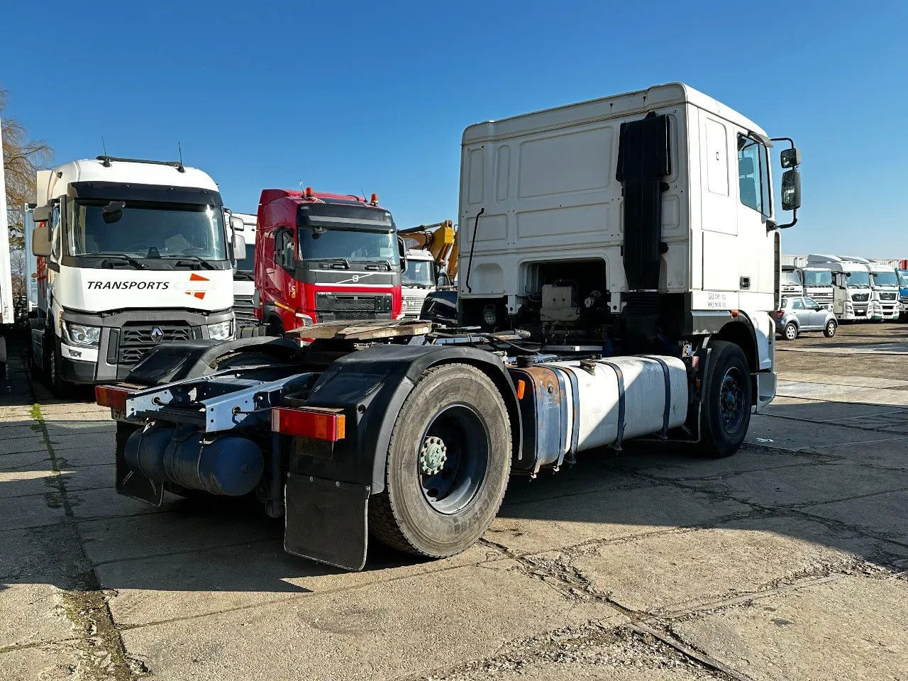 DAF XF 95.380 4X2 Tractor-unit Spring/Air ZF Manual DAF XF 95.380 4X2 Tractor-unit Spring/Air ZF Manual - Sattelzugmaschine: das Bild 4 DAF XF 95.380 4X2 Tractor-unit Spring/Air ZF Manual DAF XF 95.380 4X2 Tractor-unit Spring/Air ZF Manual - Sattelzugmaschine: das Bild 4