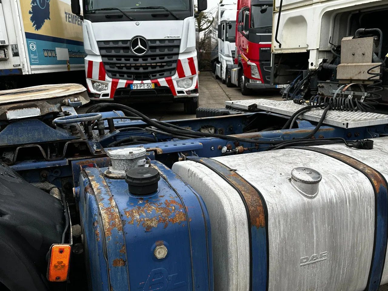DAF XF 95.380 4X2 Tractor-unit Spring/Air ZF Manual DAF XF 95.380 4X2 Tractor-unit Spring/Air ZF Manual - Sattelzugmaschine: das Bild 5 DAF XF 95.380 4X2 Tractor-unit Spring/Air ZF Manual DAF XF 95.380 4X2 Tractor-unit Spring/Air ZF Manual - Sattelzugmaschine: das Bild 5