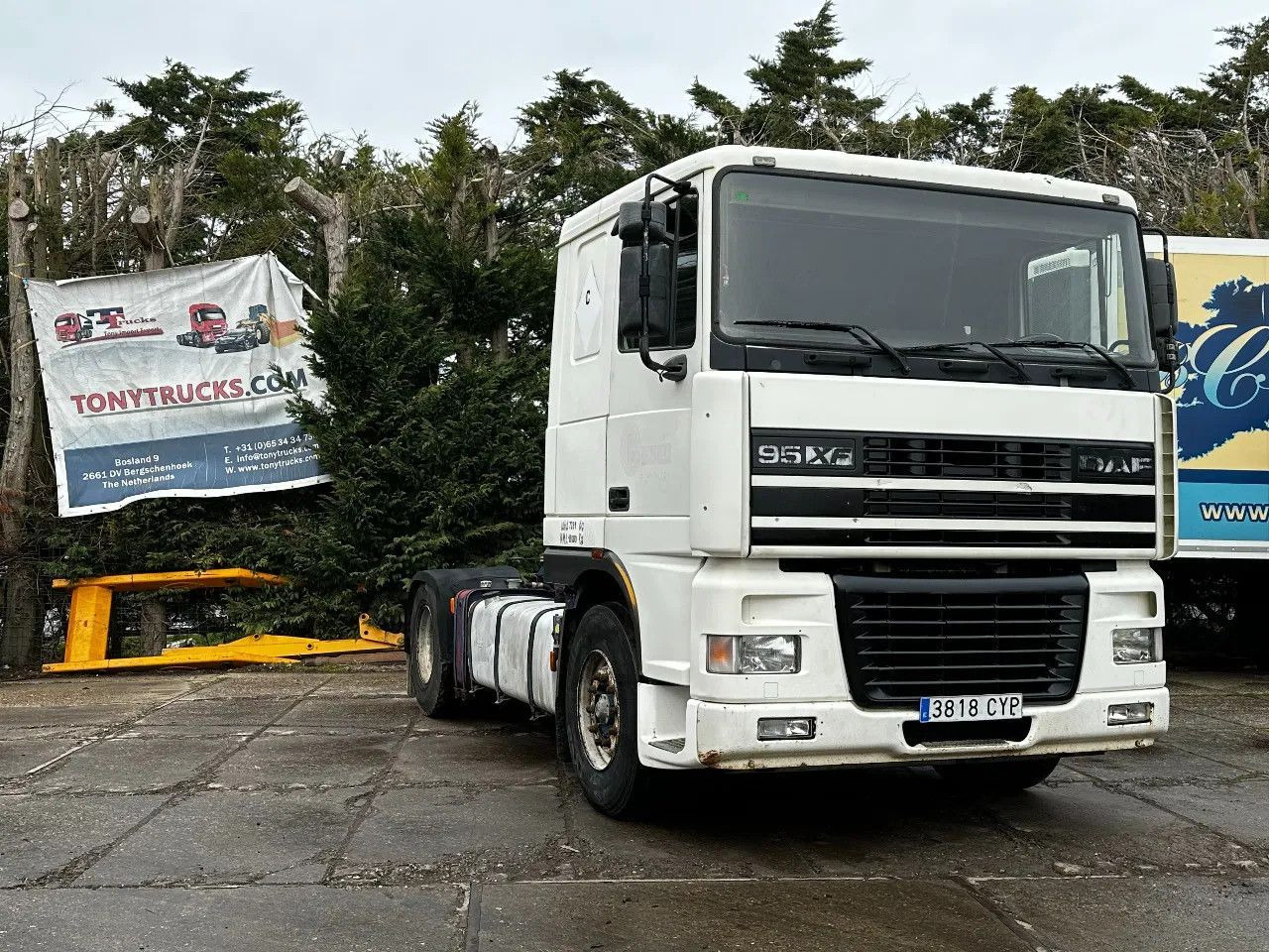 DAF XF 95.380 4X2 Tractor-unit Spring/Air ZF Manual DAF XF 95.380 4X2 Tractor-unit Spring/Air ZF Manual - Sattelzugmaschine: das Bild 1 DAF XF 95.380 4X2 Tractor-unit Spring/Air ZF Manual DAF XF 95.380 4X2 Tractor-unit Spring/Air ZF Manual - Sattelzugmaschine: das Bild 1